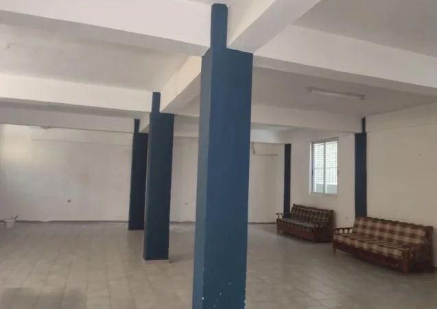 Tirane, jepet me qera magazine Kati 0, 170 m² 600 € (Don Bosko)