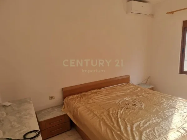 Tirane, jepet me qera apartament 1+1 Kati 3, 70 m² 350 € 