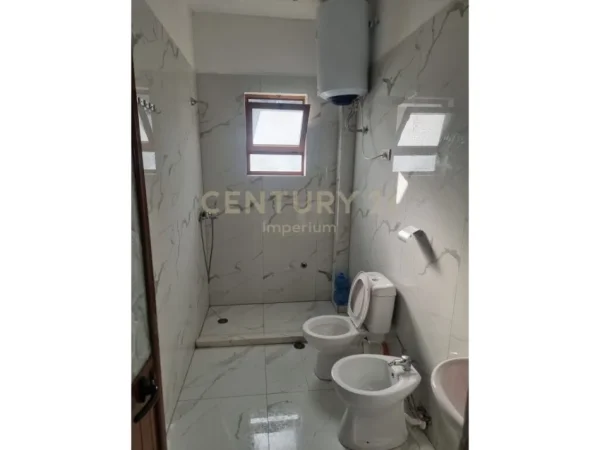 Tirane, jepet me qera apartament 1+1 Kati 3, 70 m² 350 € 