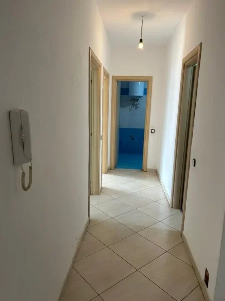 Tirane, jepet me qera apartament 2+1 Kati 6, 100 m² 300 € (Pallatet Cabej)