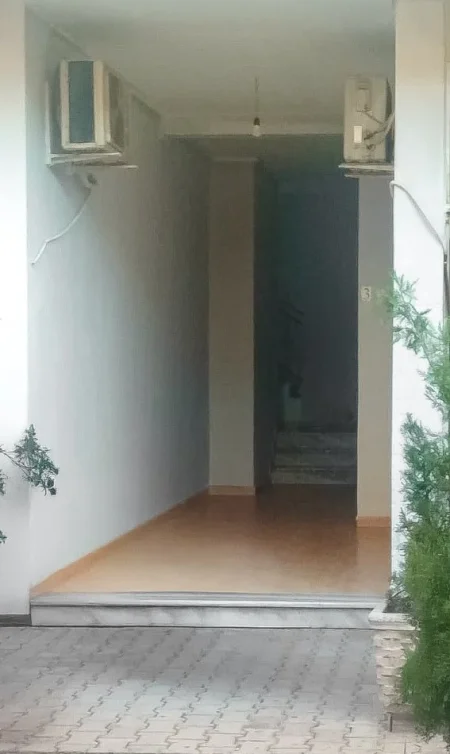 Tirane, shes apartament 2+1 Kati 4, 80 m² (Rr. Osman Jonuzi, Tirana (200 metra nga bulevardi i ri))