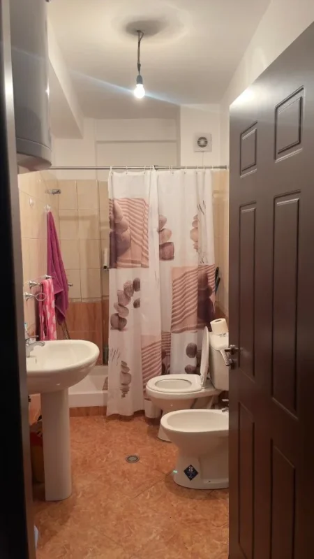 Tirane, jepet me qera apartament Kati 2, 54 m² 300 €