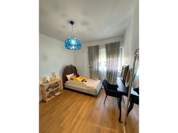 Tirane, jap me qera apartament 2+1+2 , 115 m² 1.000 € (Liqeni i Thatë)
