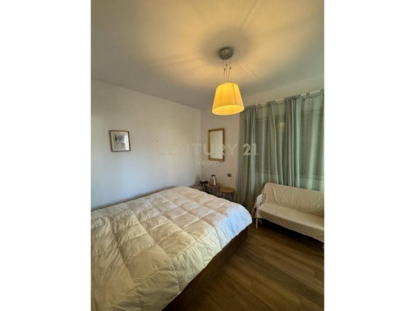 Tirane, jap me qera apartament 2+1+2 , 115 m² 1.000 € (Liqeni i Thatë)