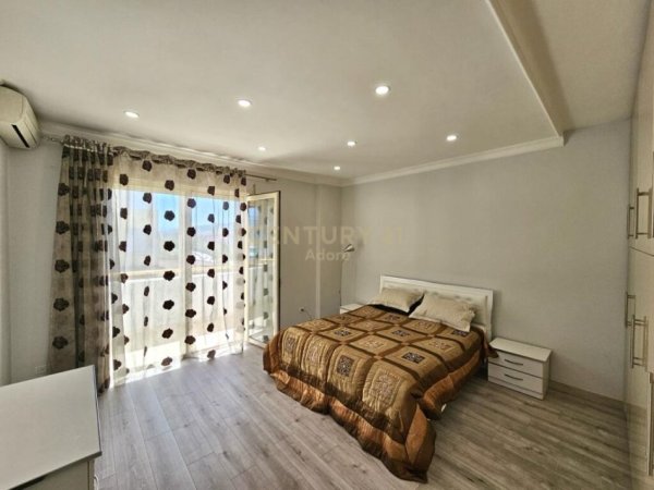 Tirane, jap me qera apartament 2+1+2 , 120 m² 900 € (Kopshti Botanik Zoologjik)