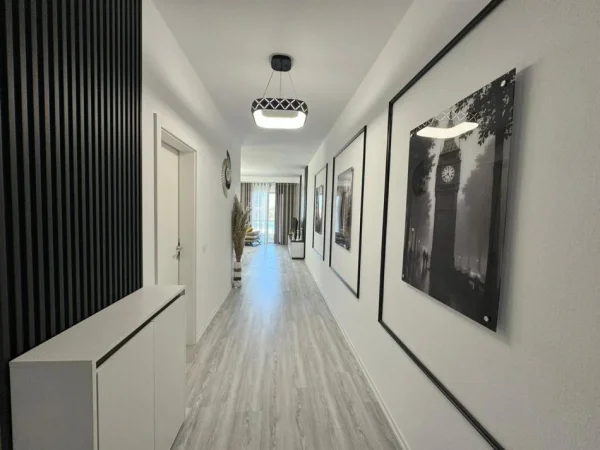 Tirane, shitet apartament 3+1+Ballkon Kati 4, 144 m² 349.999 € (Liqeni i Thate)