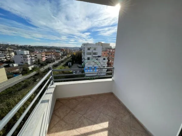 Durres, shitet apartament 2+1+Ballkon Kati 6, 82 m² 108.000 € (Plazh Iliria,Durres.)