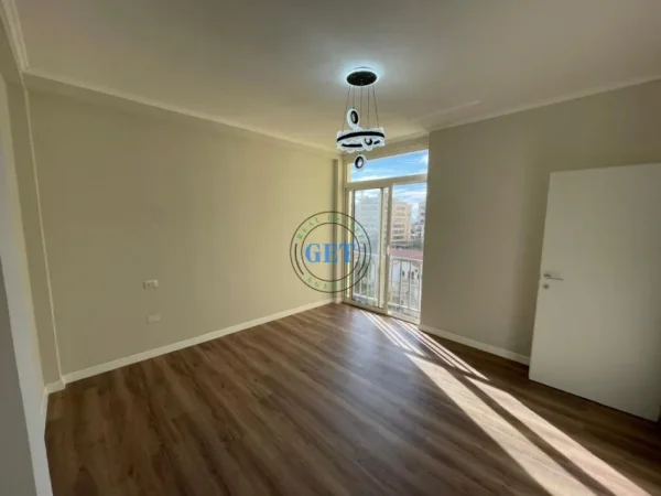 Durres, shitet apartament 2+1+Ballkon Kati 6, 82 m² 108.000 € (Plazh Iliria,Durres.)