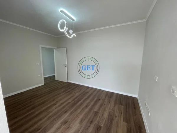Durres, shitet apartament 2+1+Ballkon Kati 6, 82 m² 108.000 € (Plazh Iliria,Durres.)