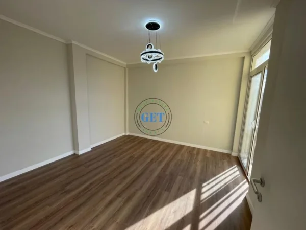 Durres, shitet apartament 2+1+Ballkon Kati 6, 82 m² 108.000 € (Plazh Iliria,Durres.)