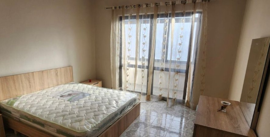 Tirane, jepet me qera apartament 1+1+Ballkon Kati 2, 70 m² 430 € (rruga “4 Deshmoret” prane Gjimnazit Partizani)
