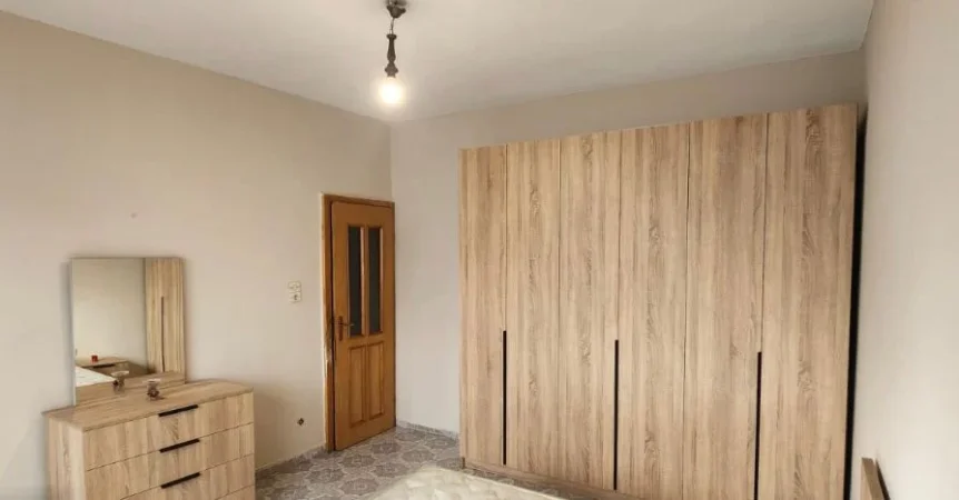 Tirane, jepet me qera apartament 1+1+Ballkon Kati 2, 70 m² 430 € (rruga “4 Deshmoret” prane Gjimnazit Partizani)