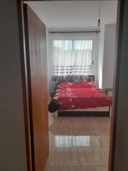 Tirane, jepet me qera apartament 1+1 Kati 4, 70 m² 330 € (KOMPLEKSI FRATARI)