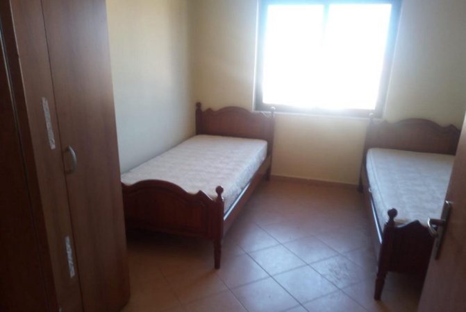 Tirane, jepet me qera apartament 2+1+Ballkon Kati 7, 80 m² 600 € (, Vasil shanto , prane ish universitetit europian)