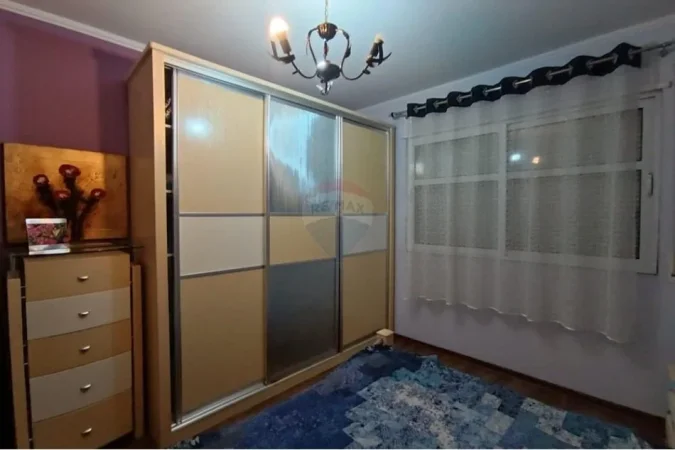 Tirane, jepet me qera apartament 2+1 , 600 € (Don Bosko)