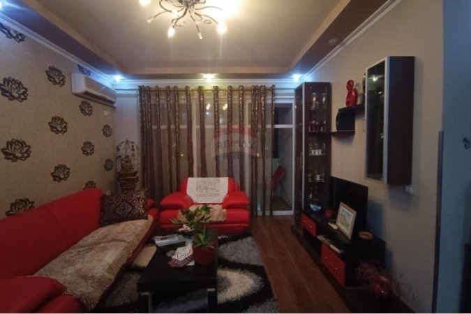 Tirane, jepet me qera apartament 2+1 , 600 € (Don Bosko)