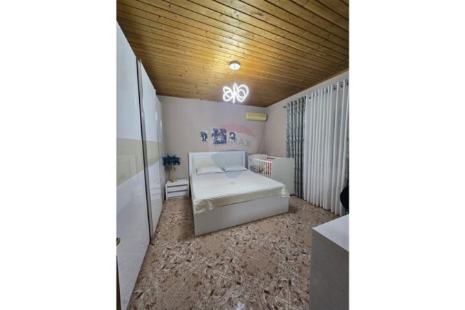 Tirane, jepet me qera Vile , 550 € (Yzberisht)
