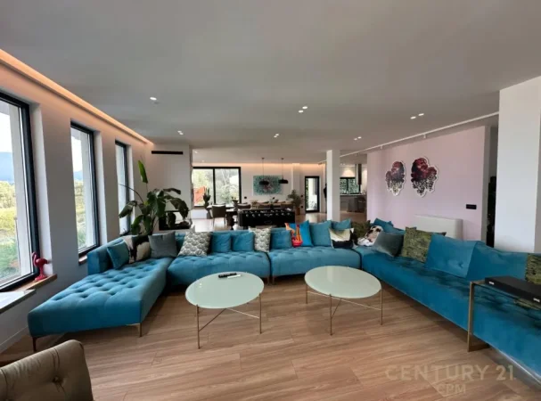 Tirane, jepet me qera Vile Kati 4, 970 m² 6.500 € (Liqeni I Thate)