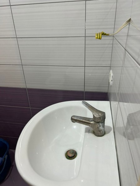 Tirane, jepet me qera apartament 2+1+Ballkon Kati 6, 100 m² 300 € (Misto Mame , Pallatet Cabej)