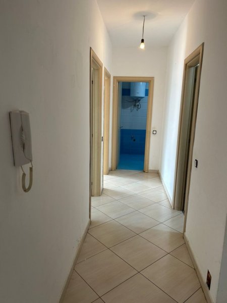 Tirane, jepet me qera apartament 2+1+Ballkon Kati 6, 100 m² 300 € (Misto Mame , Pallatet Cabej)