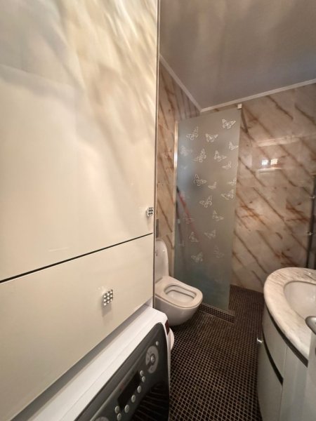 Durres, jepet me qera apartament 1+1 Kati 7, 60 m² 350 € (KAZAZI DURRES!)
