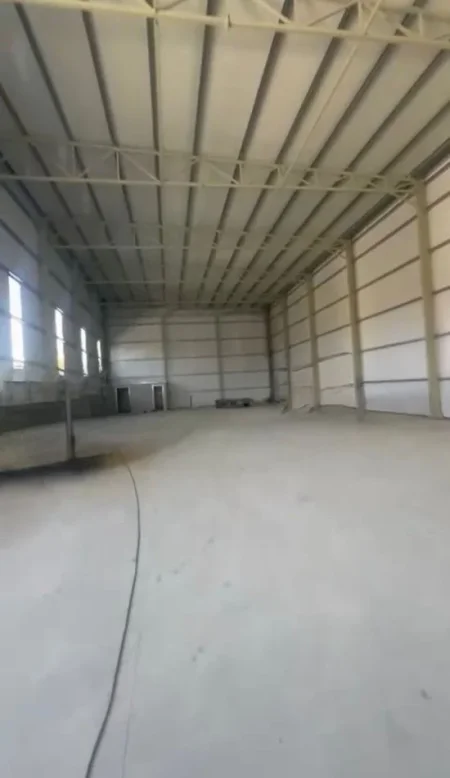 Tirane, jepet me qera ambjent biznesi Kati 0, 510 m² 2.500 € (Vore -marikaj)