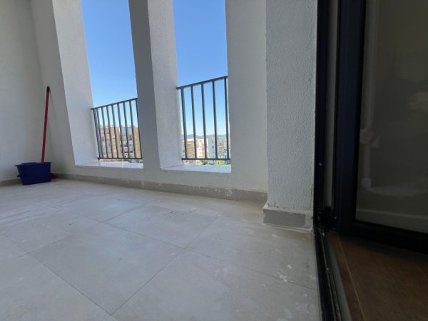 Tirane, jepet me qera apartament 1+1 Kati 6, 64 m² 400 € (Rr. Ali Demi)