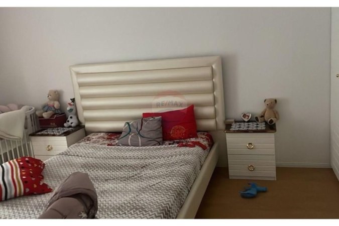 Tirane, jepet me qera apartament 1+1 Kati 3, 70 m² 500 € (Astir)