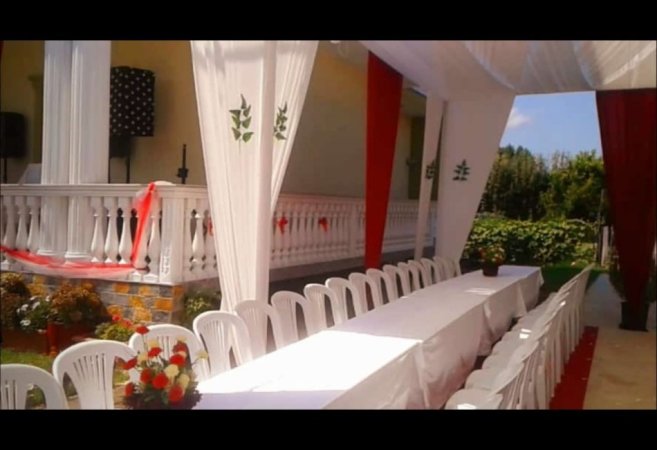 Tenda tavolina karrige me qera