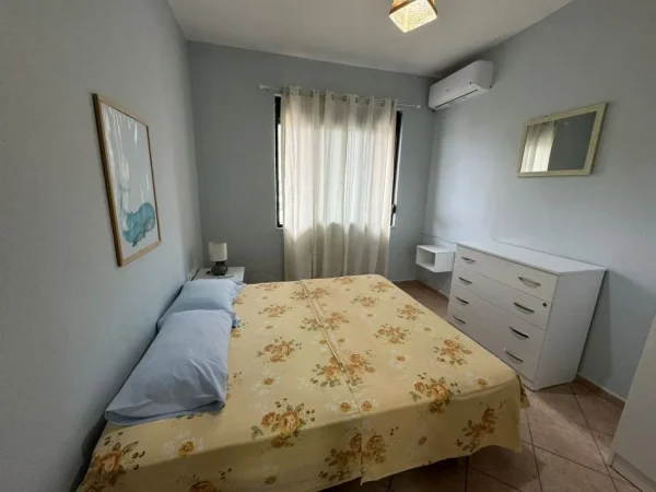 Durres, jepet me qera apartament 1+1+Ballkon Kati 4, 65 m² 350 € (Rrota e Kuqe)
