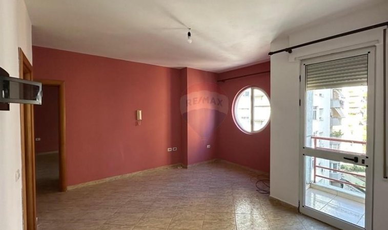 Tirane, jap me qera apartament 2+1 , 91 m² 550 € (kumuna e parisit)