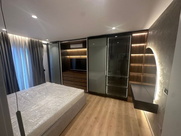 Tirane, shitet apartament 2+1+Ballkon Kati 3, 126 m² 350.000 € (Liqeni i thate)