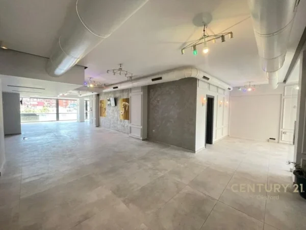 Tirane, jepet me qera ambjent biznesi Kati 1, 205 m² 1.500 € (ASTIR)