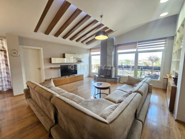 Tirane, jap me qera apartament 4+1+2+2 POSTE PARKIMI , 150 m² 1.100 € (Liqeni i Thatë)