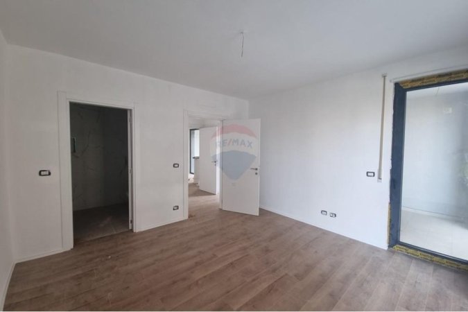 Tirane, jepet me qera apartament 3+1 , 108 m² 700 € (Akses Tirana - Laprakë - Dogana, Shqipëri)