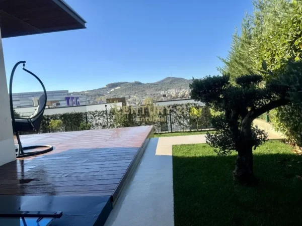 Tirane, shes Vile 2 Katshe Kati 2, 297 m² 1.000.000 € (TEG)