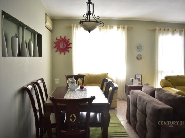Tirane, jepet me qera apartament 2+1+Aneks+Ballkon Kati 4, 110 m² 850 € (SHESHI SKENDERBEJ)