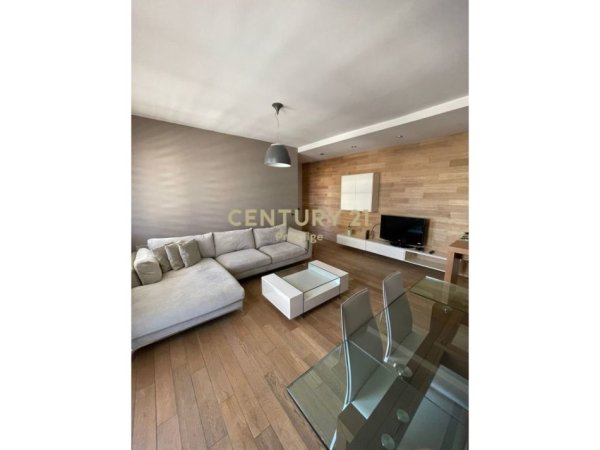Tirane, jepet me qera apartament 4+1+Aneks+Ballkon Kati 7, 190 m² 3.000 € (RRUGA E ELBASANIT)