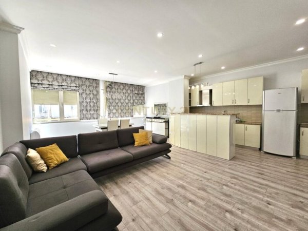 Tirane, jepet me qera apartament 2+1+Aneks+Ballkon Kati 7, 120 m² 900 € (Pavaroti Tirana, Albania)