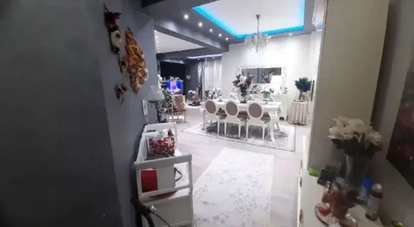 Tirane, shitet apartament Kati 6, 138 m² 255.300 € (Rruga e Kavajes)