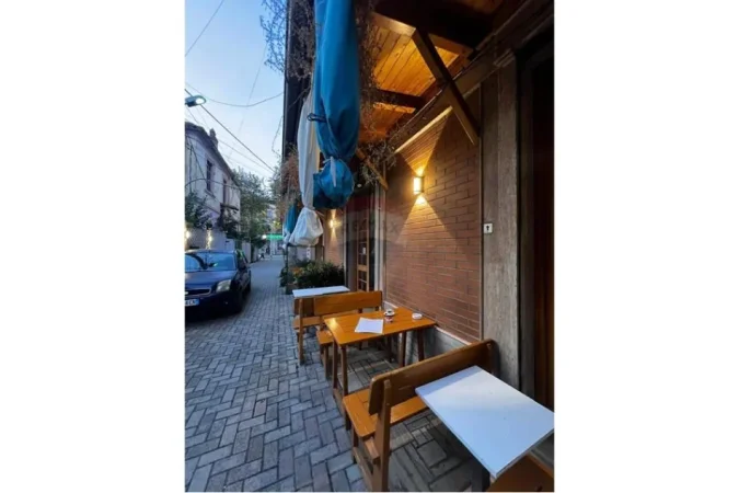 Tirane, shes lokal Kati 0, 141 m² 495.000 € (RRUGA E KAVAJES)