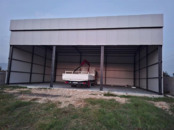 Tirane, jepet me qera , 1.500 € (Prane rruges kryesore te Valiasit)