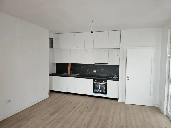Tirane, jepet me qera apartament 2+1+Aneks+Ballkon , 110 m² 500 € (Fusha Aviacionit)