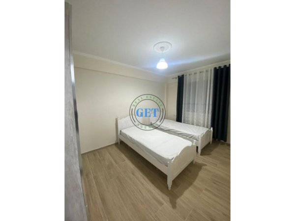 Durres, jepet me qera shtepi 2+1 Kati 3, 120 m² 350 € (Prane Royalit, Durres.)