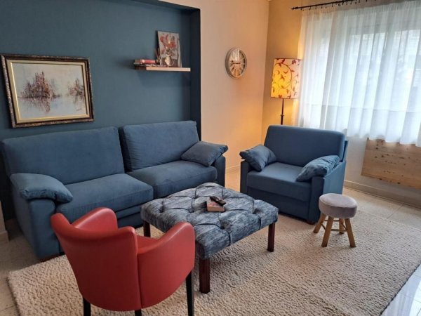 Tirane, jepet me qera apartament 1+1+Ballkon Kati 1, 70 m² 550 € (9 kateshet)