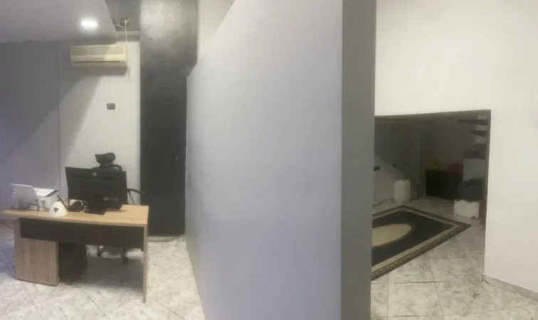 Tirane, jepet me qera dyqan Kati 0, 31 m² 300 € (5 maji)