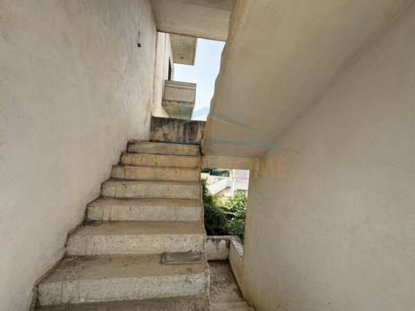 Durres, shitet shtepi Kati 2, 232 m² 150.000 € (arapaj)
