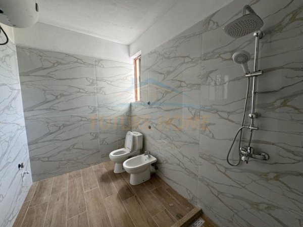 Durres, shitet shtepi Kati 2, 232 m² 150.000 € (arapaj)