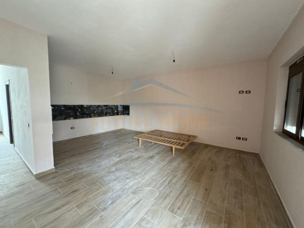 Durres, shitet shtepi Kati 2, 232 m² 150.000 € (arapaj)