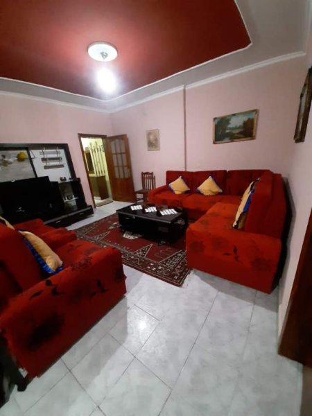 Tirane, jepet me qera apartament 2+1+BLK Kati 7, 95 m² 45.000 Leke (bulevardi Bajram curri)